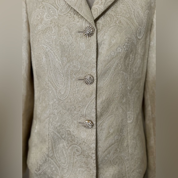 Kasper Cream Paisley Women's Skirt Set - Picture 4 of 15